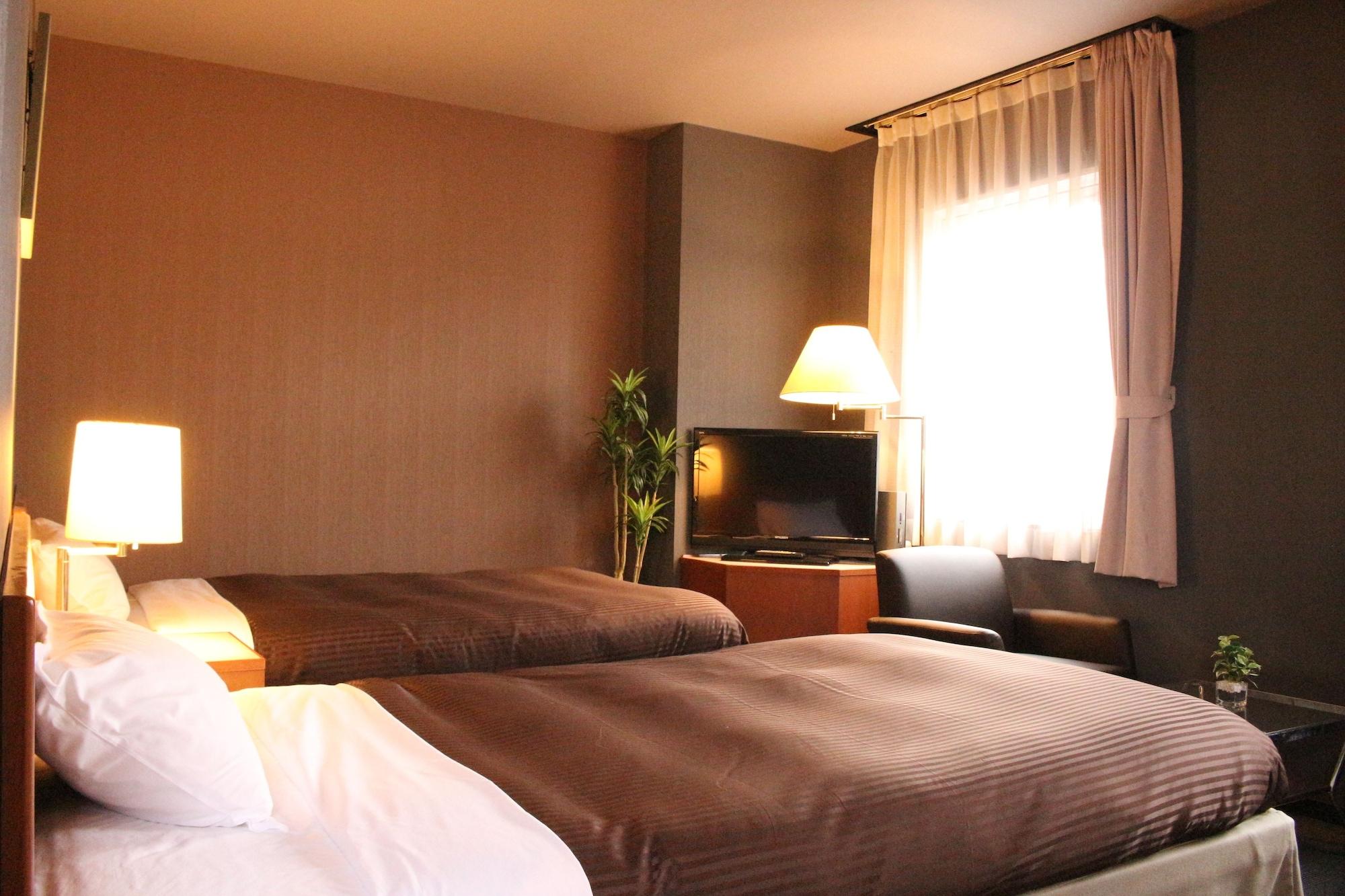 Hotel Livemax Budget Hiratsuka Ekimae Экстерьер фото